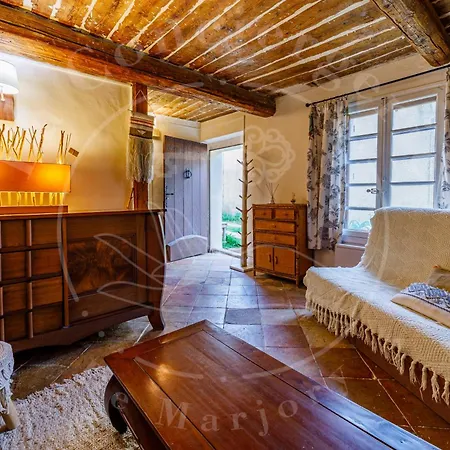Holiday home Maison Les Borrels 2